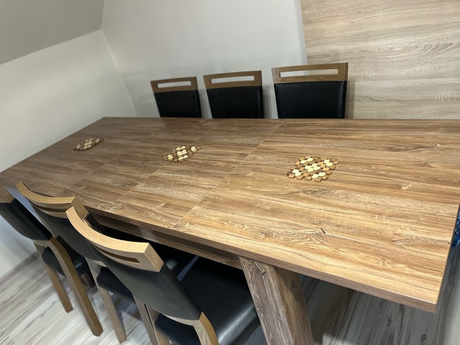 Zestaw stół i krzesła