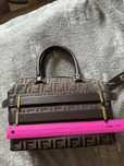 Продам сумку FENDI