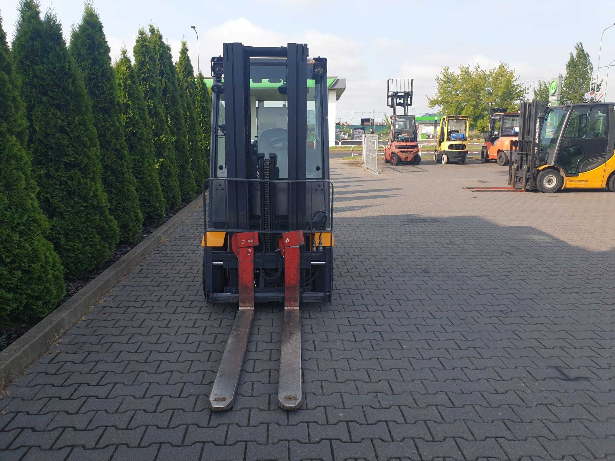 Wózek widłowy Jungheinrich TFG320 Triplex wolny skok, przesuw boczny
