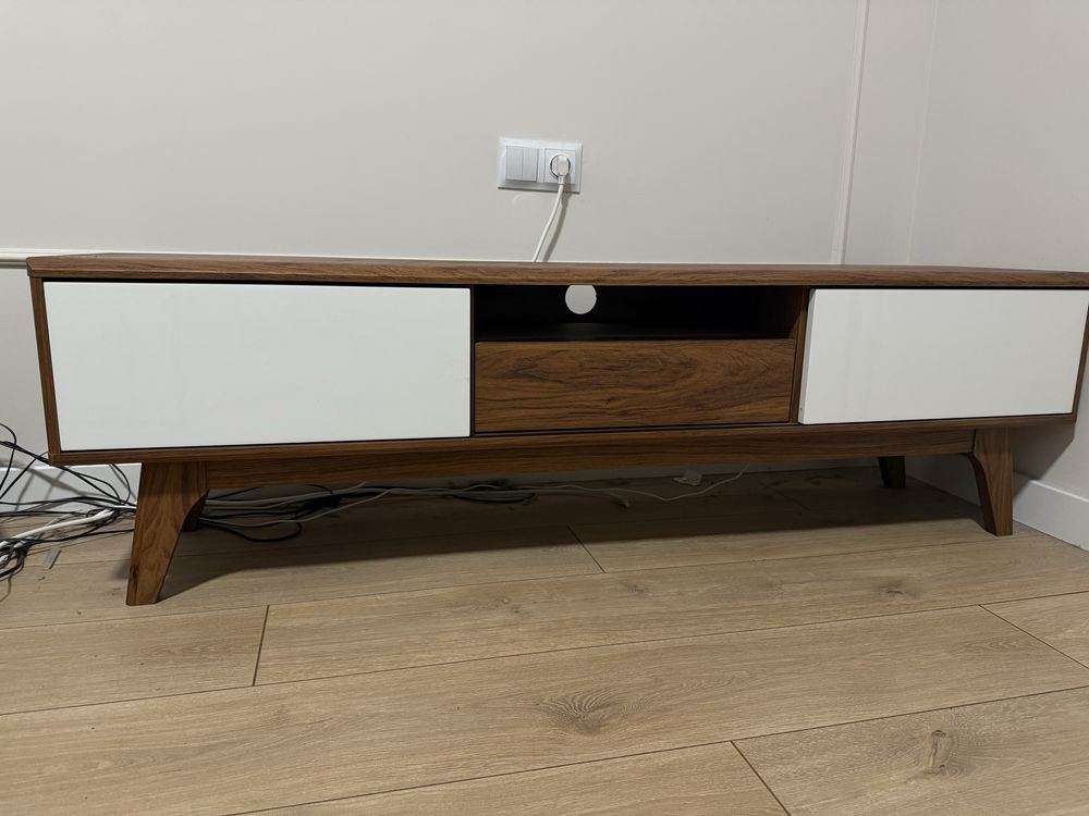 Szafka RTV do TV max 70”