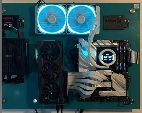 Obudowa H-CASE 1 RAL -  Otwarta obudowa PC, montaż na ścianie