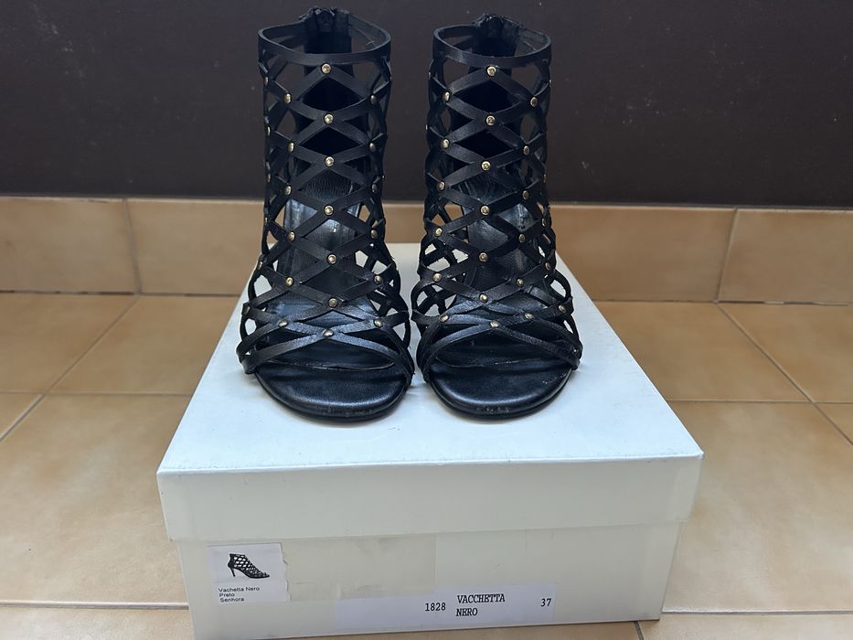 Sandálias Prof, tamanho 37