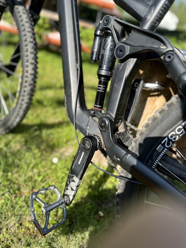 Rower Dartmoor Thunderbird FR M custom enduro freeride