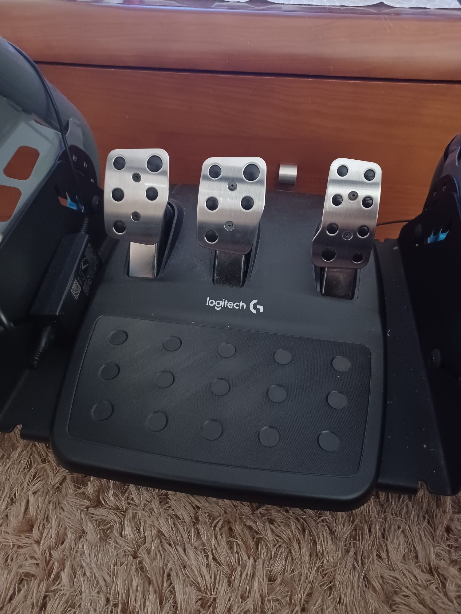 Volante e Pedais Logitech G29