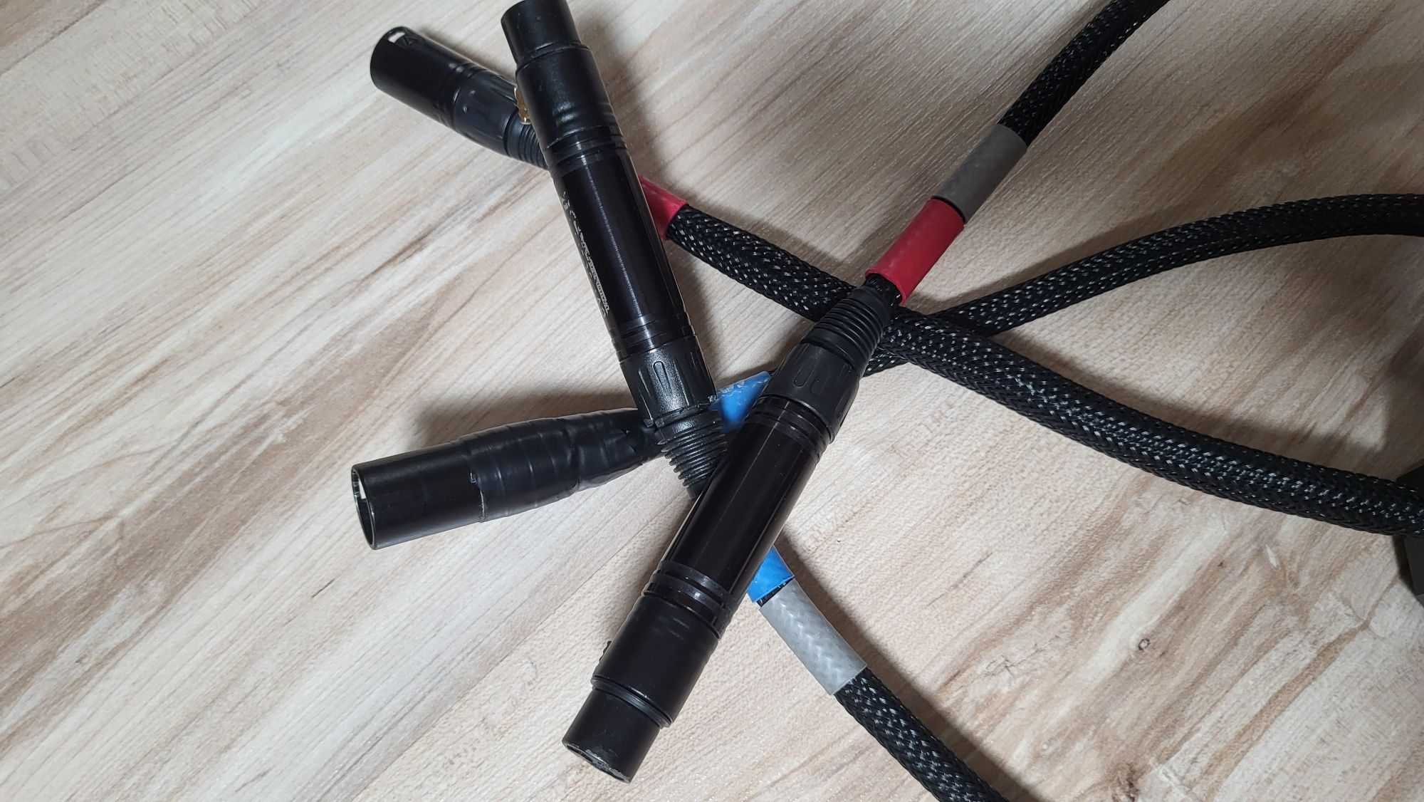 MIT MI-330 SHOTGUN PROLINE XLR. Interkonekty analogowe .