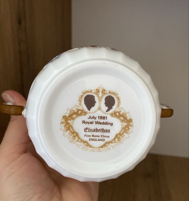 Порцелянова чашка колекційна Царське весілля