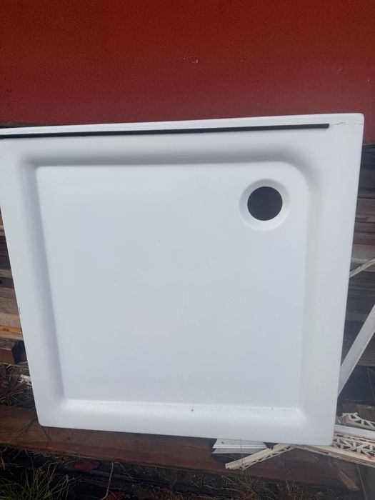 Brodzik prysznicowy i drzwi  do kabiny