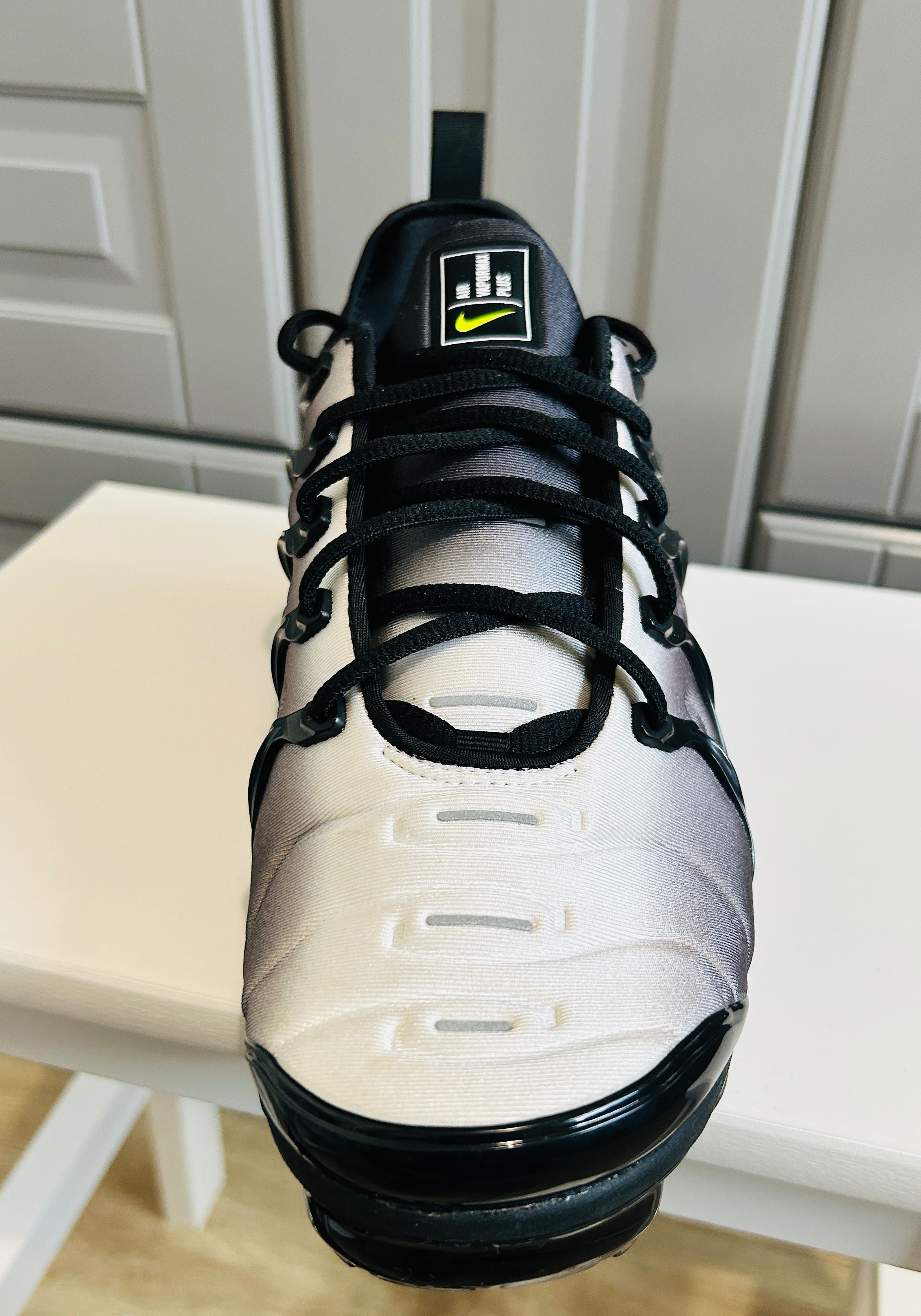 Nike Air Vapor Max Plus / Size Eur 43 - Colour Black Volt