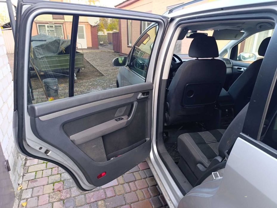 Volkswagen Touran (Туран) 1.4 TSI, 2009р.