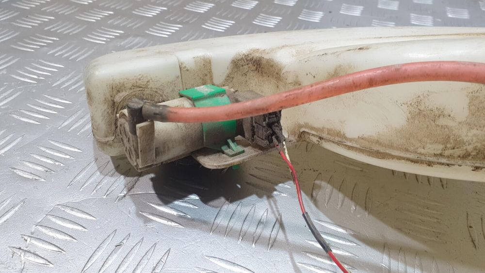 Бачок омывателя 28910EB70A  Nissan Navara D40 2005-2012 разборка