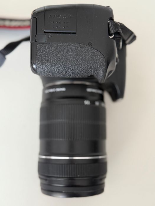 Aparat Canon EOS 650D kit korpus + obiektyw EF-S 18-135 IS STM
