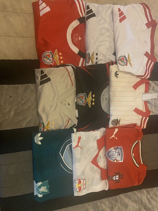 Conjunto de camisolas desportivas