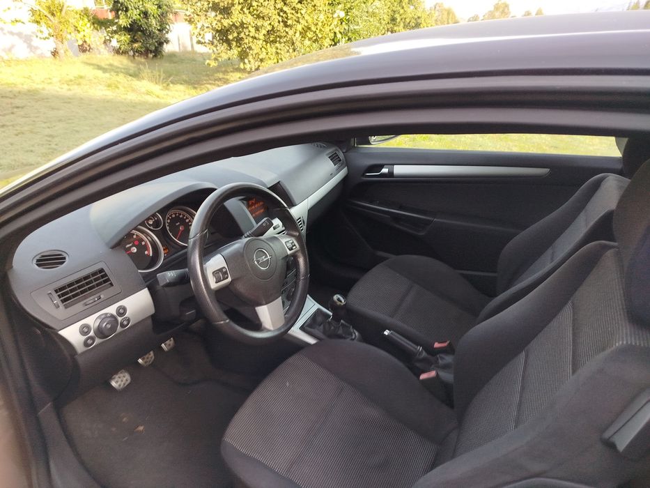Opel Astra GTC 1.3 CDTI 90cv