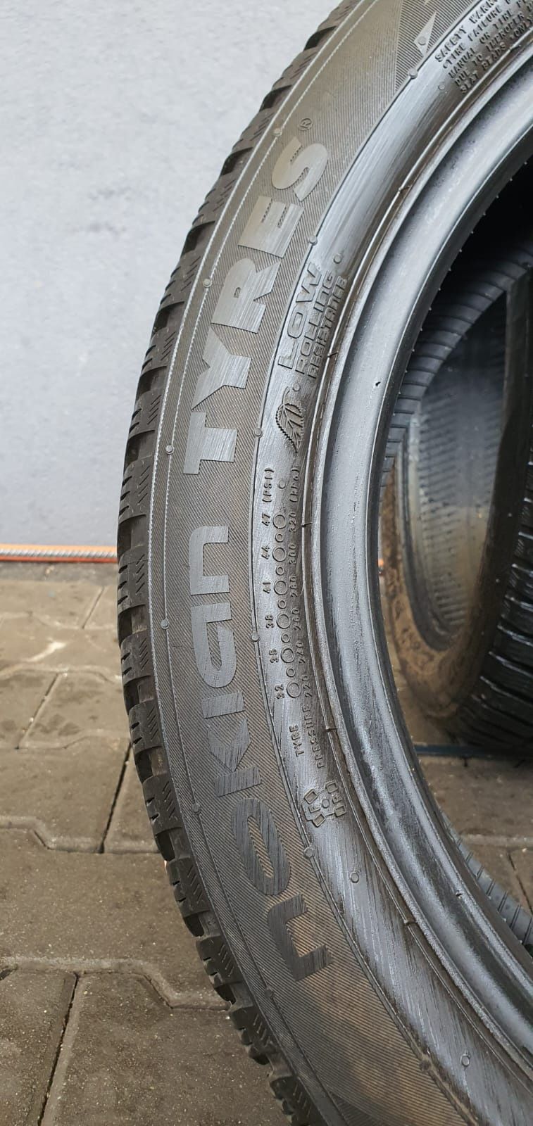 205/50/17 Nokian para jak Nowe Zimowe