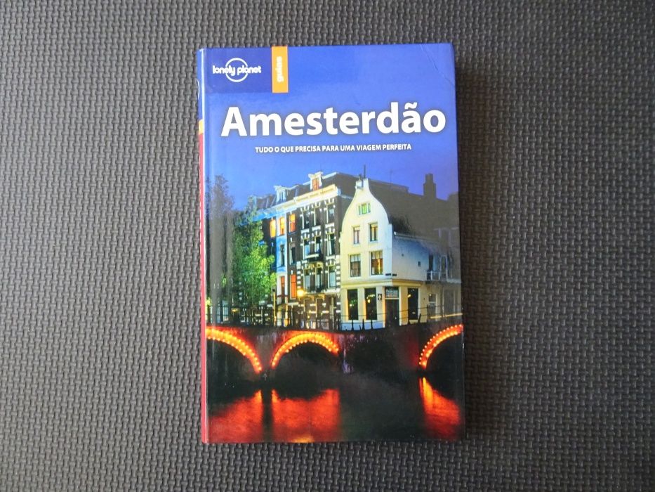 Livro Guia de viagem Lonely Planet - Vários II