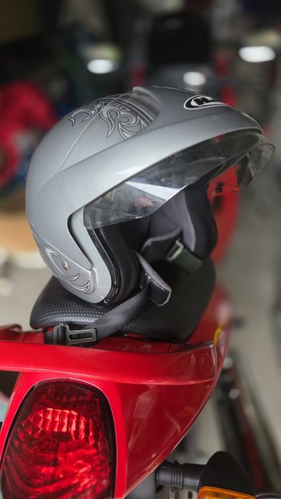 Kask motocyklowy HJC Męski rozm L malo używany
