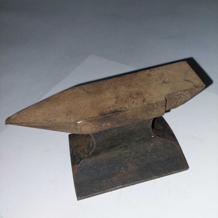 Kowadło hobbystyczne  Kowadełko, mini kowadło przenośne kowadło