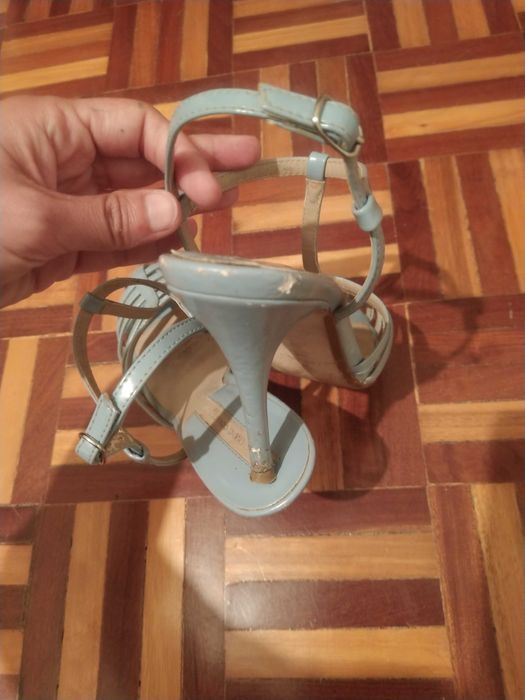 Sandálias salto agulha azul