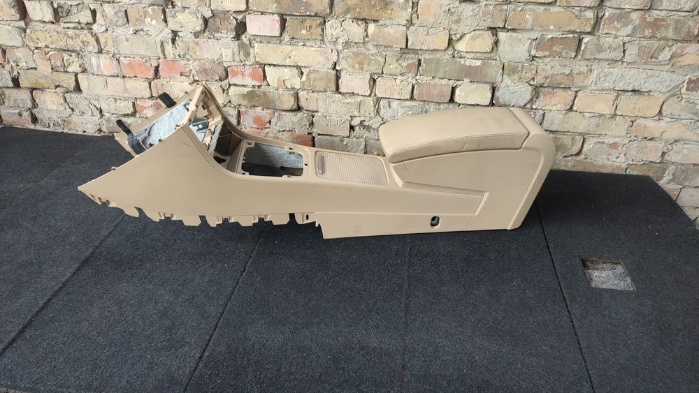 Підлокітник бежевий Пасат Б6 шкіра кремовий подлокотник  пасат б6