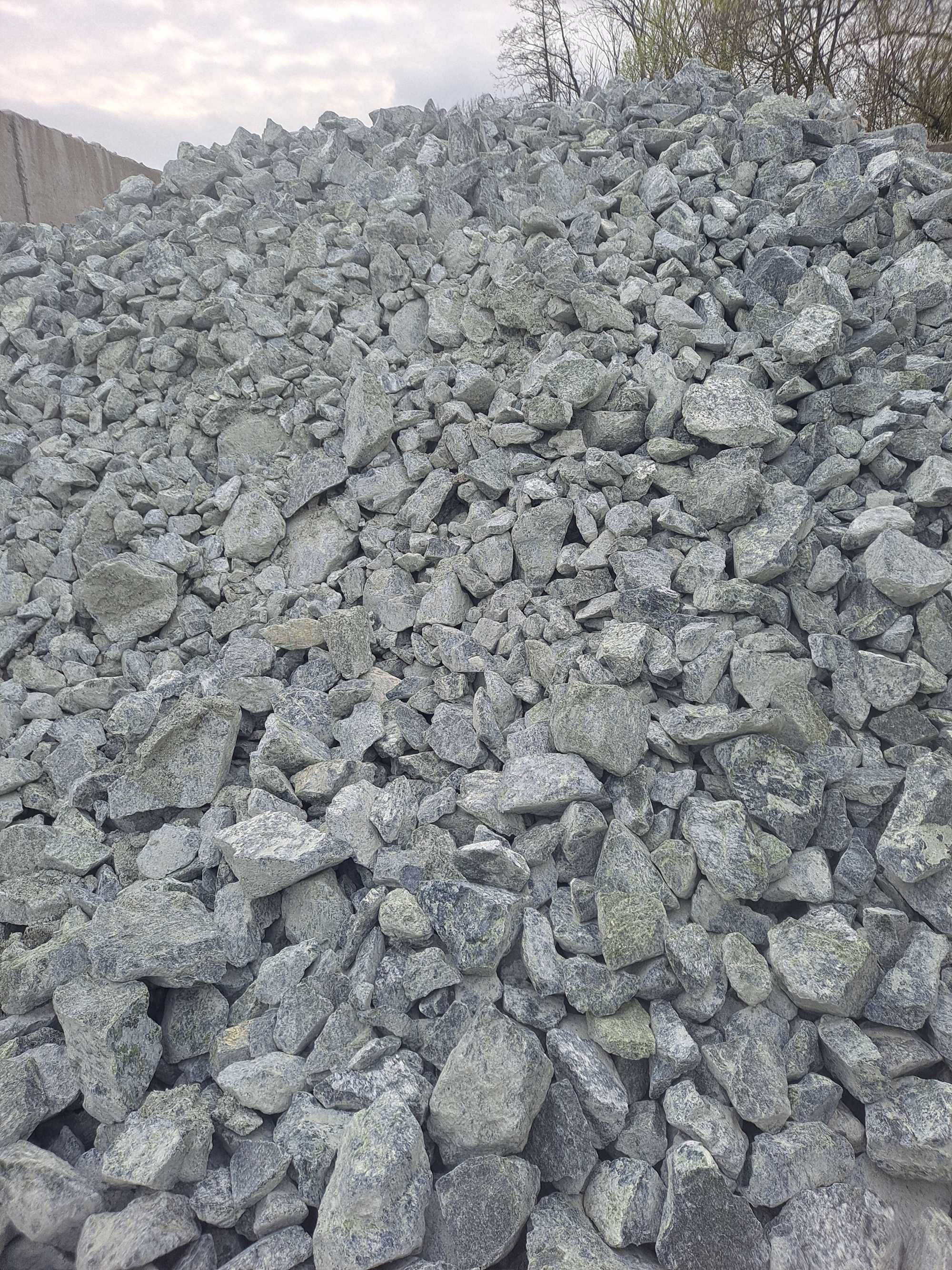 Serpentynit głaz gabion 80-150 mm, kamień serpentynitowy, transport