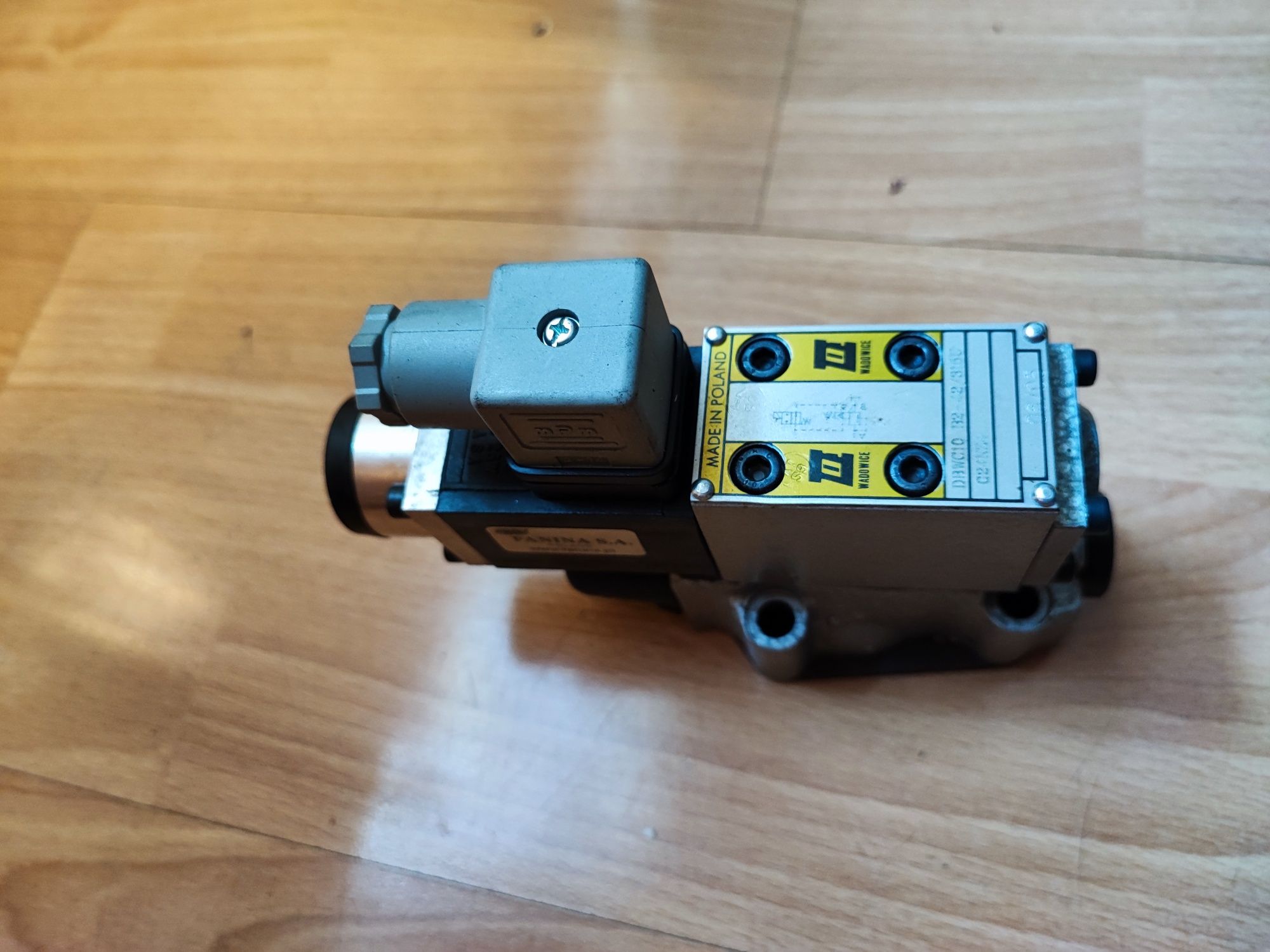 Elektrozawór Fanina DBWC10 Prasa hydrauliczna