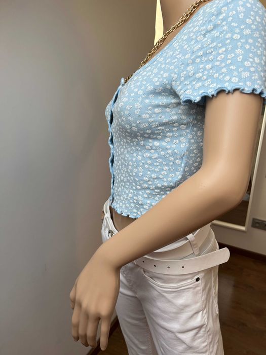 Crop Top Niebieski w Białe Kwiaty Bawełna Na Guziki Rozmiar XS-M boho