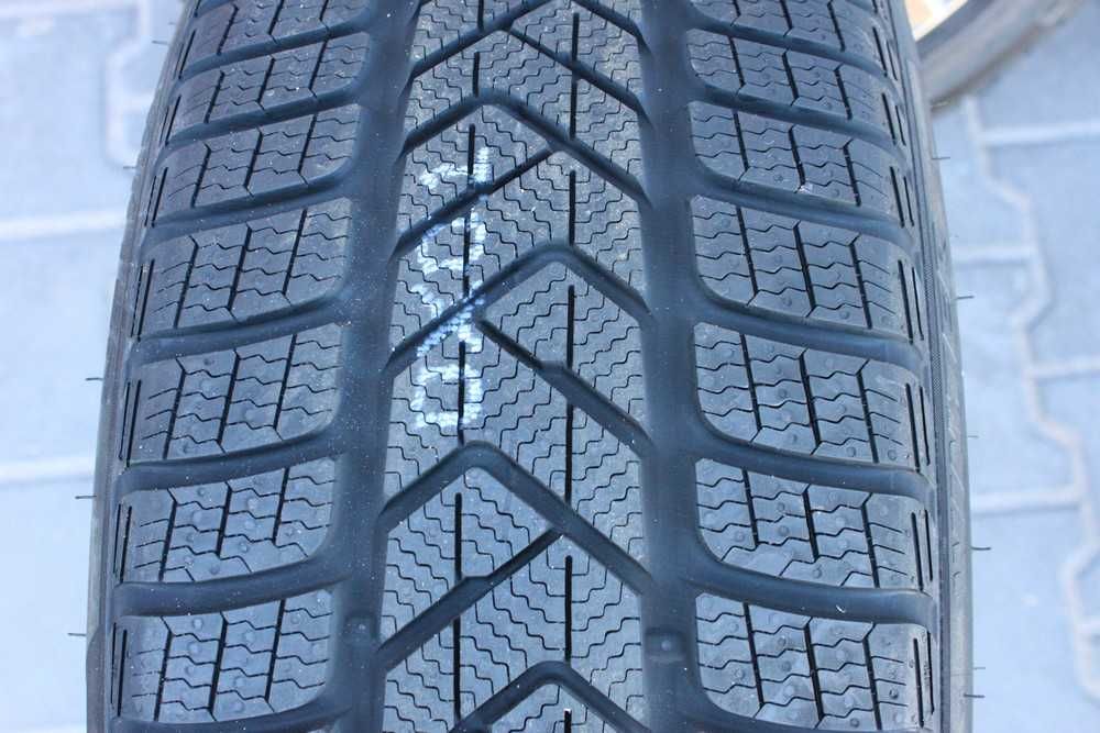 TESLA Y Nowa od 2025 KOŁA ZIMOWE Grafit + Pirelli Winter Sotto Zero 3