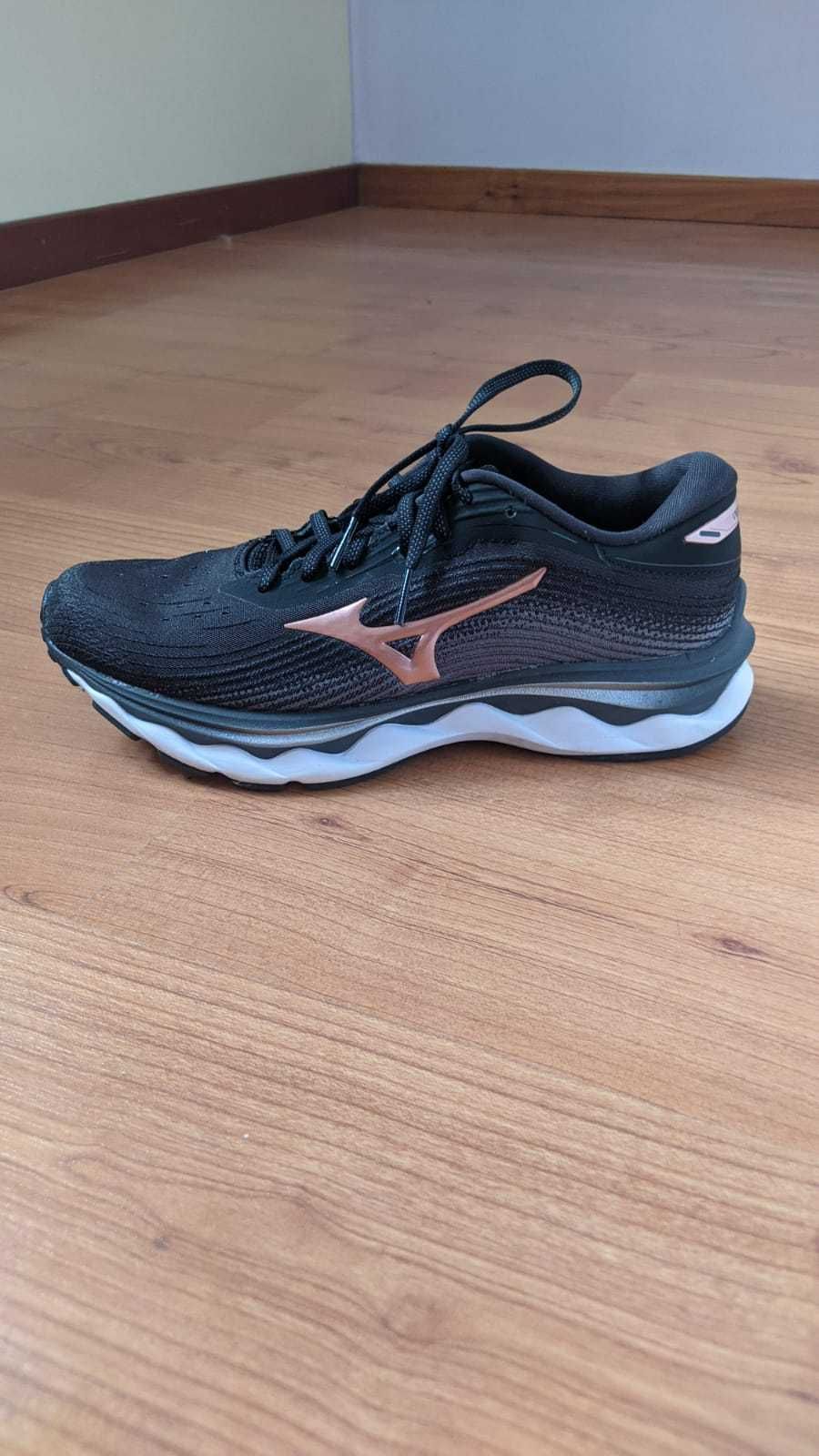 Tênis de corrida feminino mizuno wave sky 5 N°39