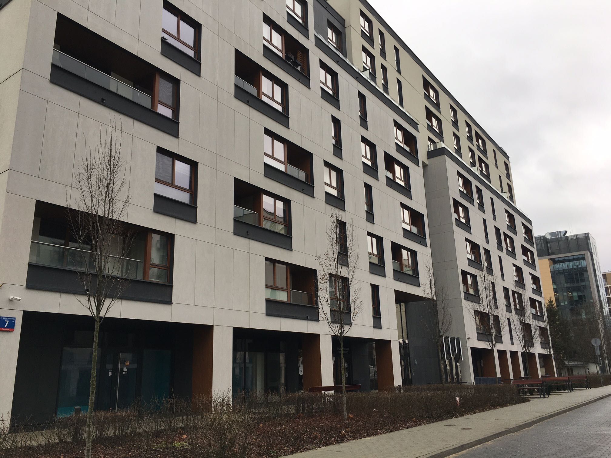 HOLM HOUSE: Piękne i słoneczne 2pokojowe z balkonem i garażem.