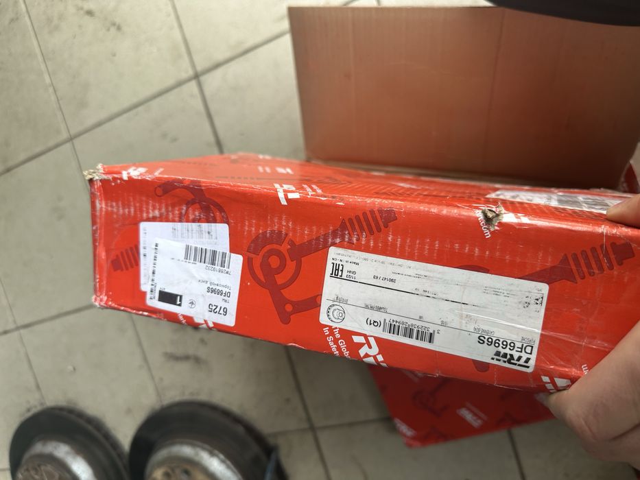 Продам диски и колодки