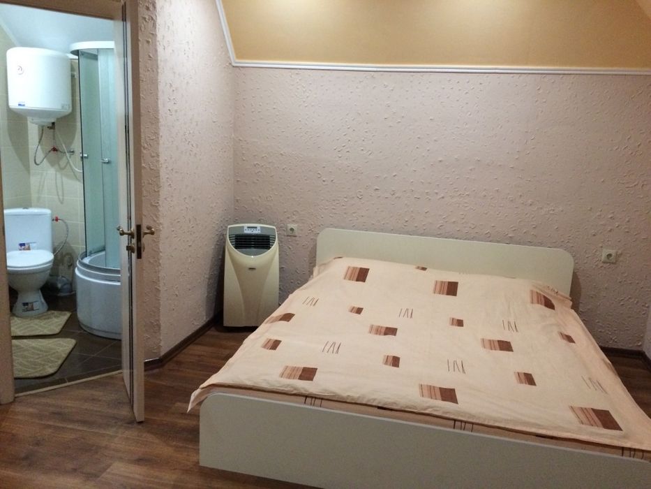 Продаж!Діючий  бізнес!Фасад!?Стеценко!.Подольський р-н.11сот.2буд.