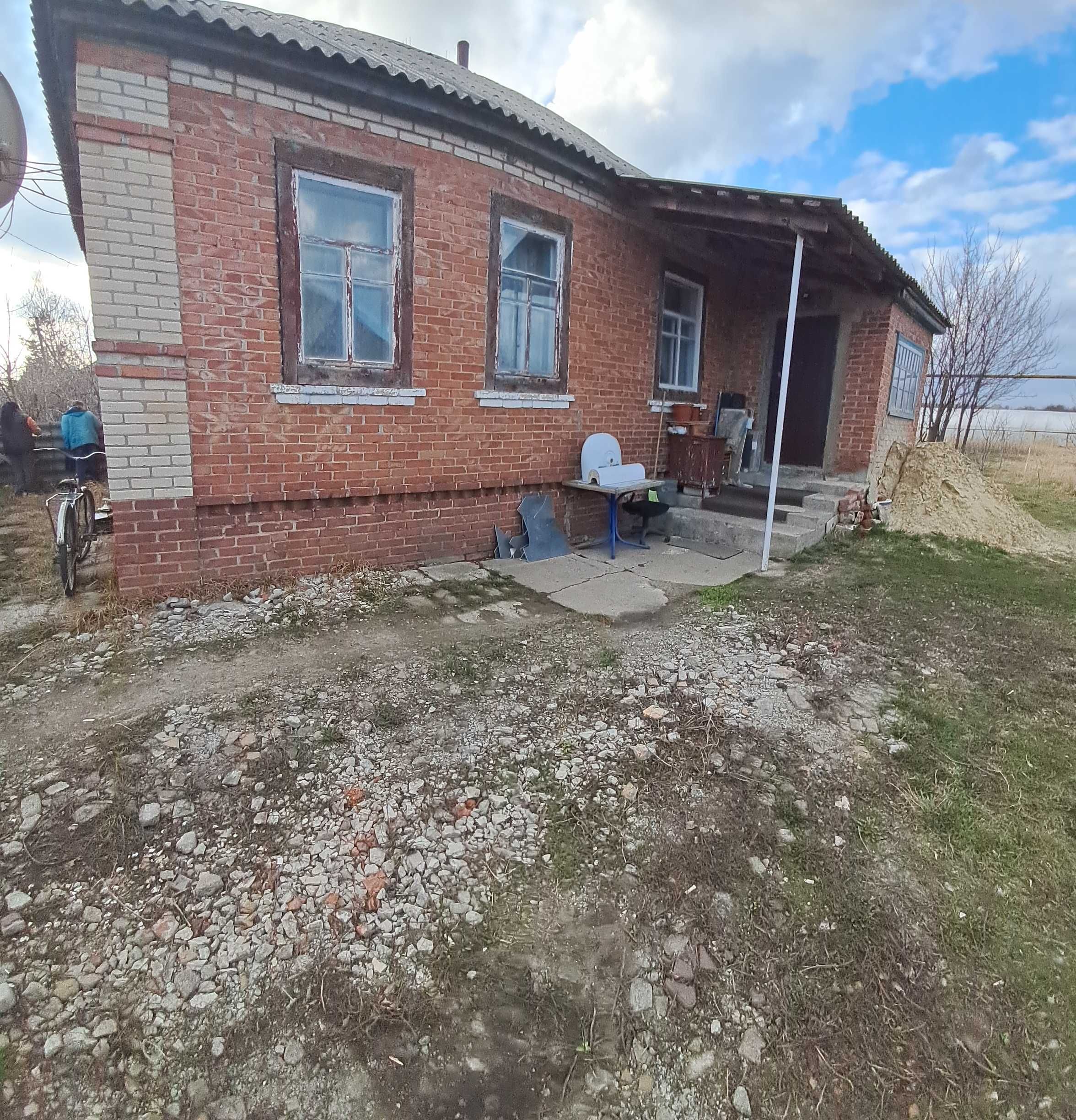 Продам дом в пгт Новоопокровка,18 км от Харькова