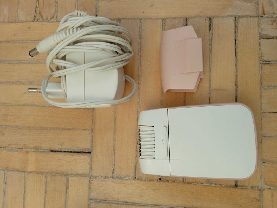 damski depilator z końcowkami oraz pudelkiem Braun