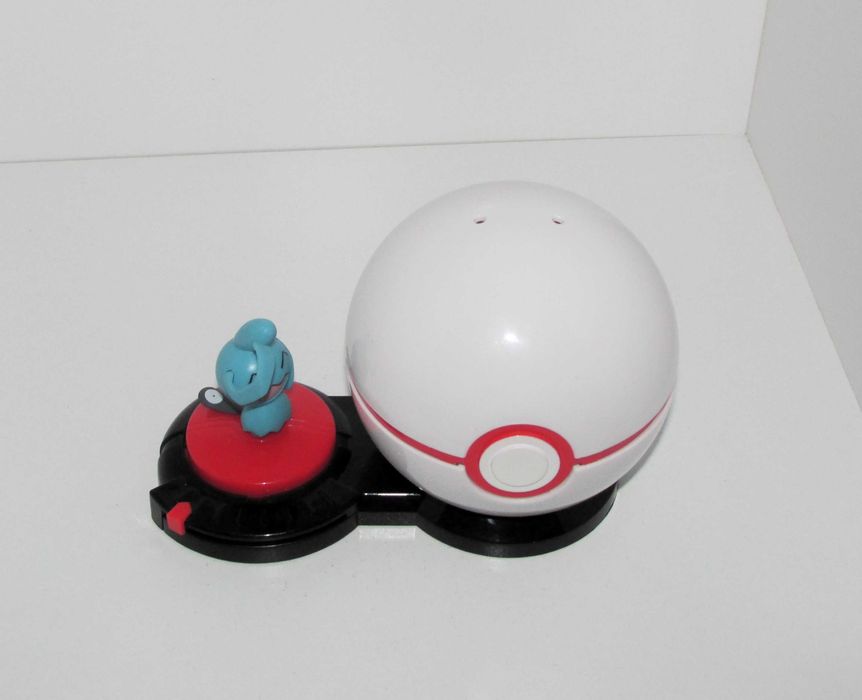 Wynaut + Premier Ball Pokémon Surprise Attack Game, SA16