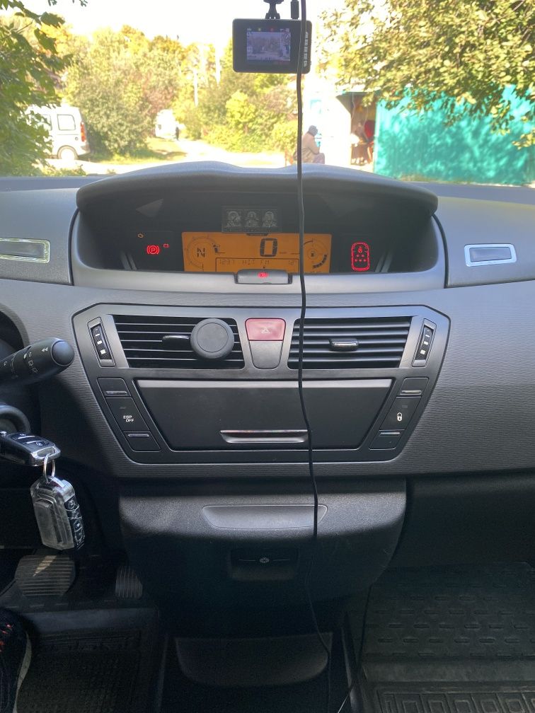 Срочно!!!Продам Citroën C4 picasso.