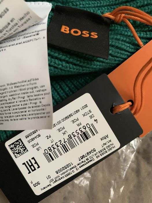 Шапка Hugo Boss.