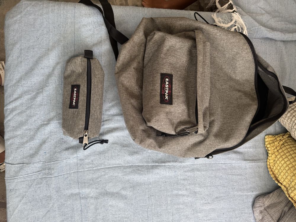 Mochila e estojo