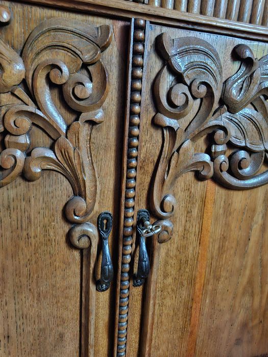 Kredens secesyjny antyk