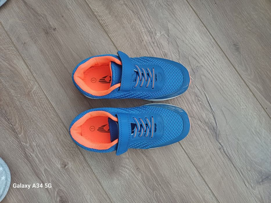 Кросівки 32 розмір