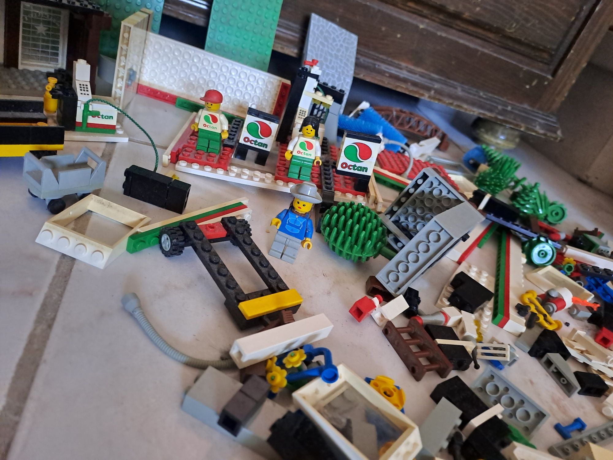 Lego antigo estação serviço