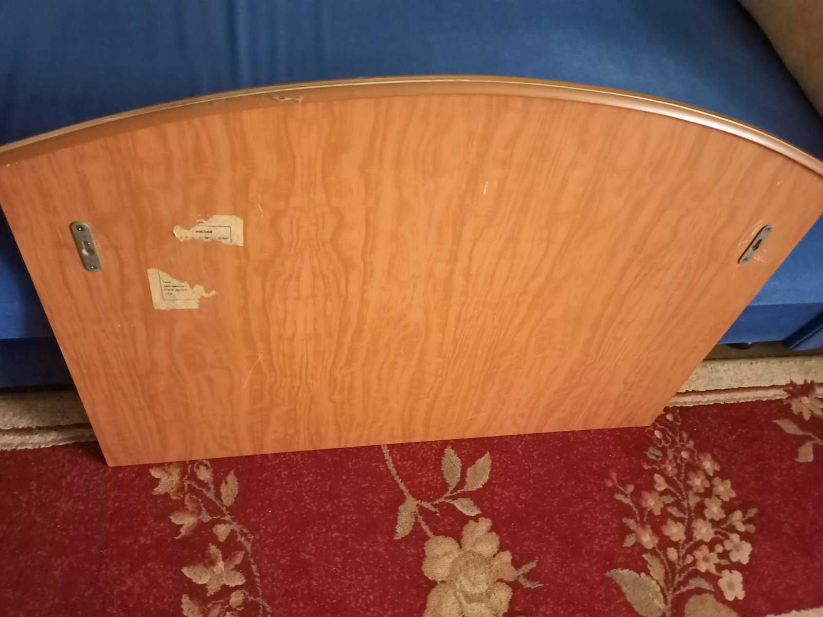 дзеркало в вітальню або  спальню.