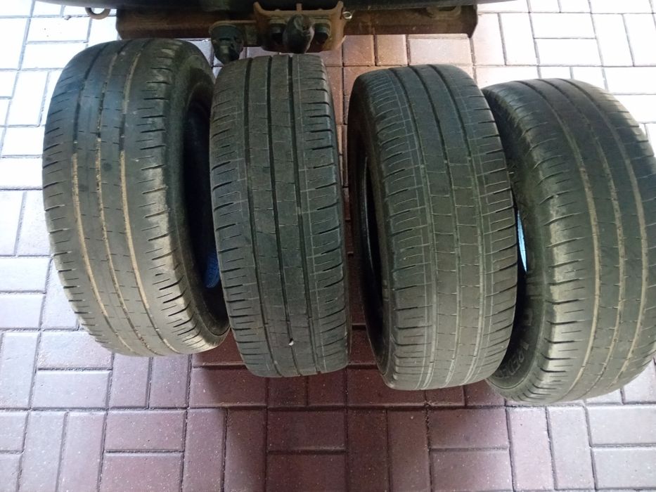 Opony sprzedam .