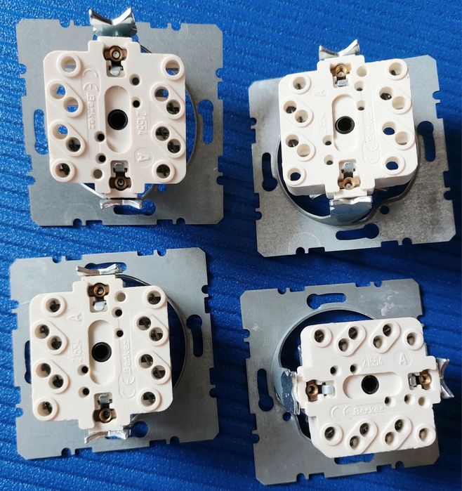 Mechanizmy łączników Berker typ 3851 oraz 3852 - 4 sztuki
