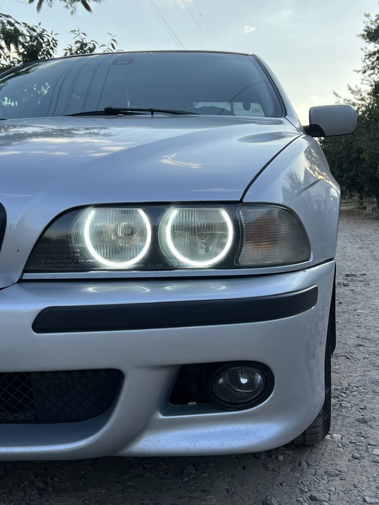 Продам BMW e39, M54 3.0 2001 год Механика