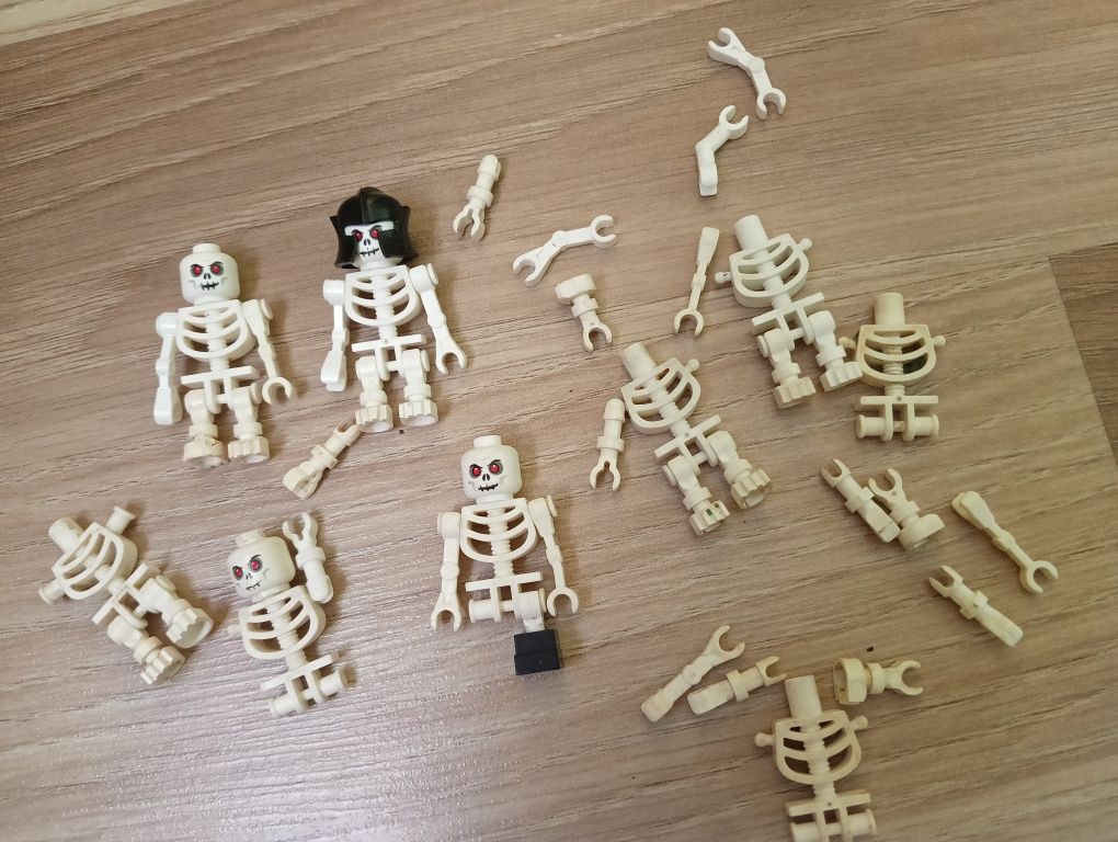 Lego kościotrupy