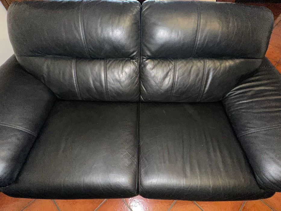 Sofás em pele 2 lugares