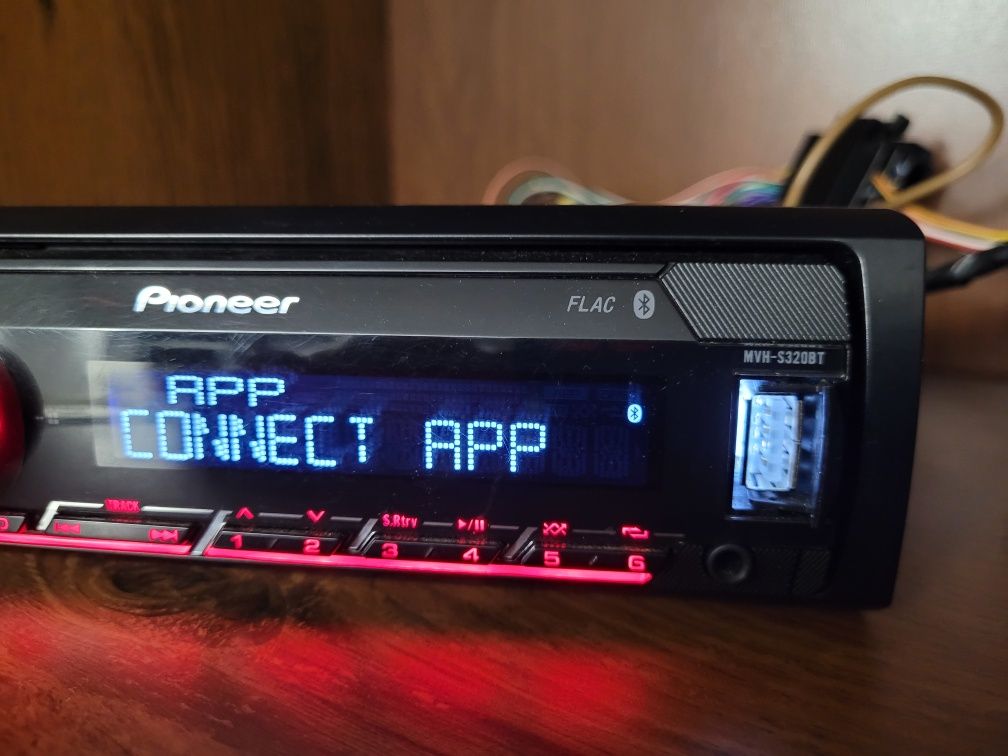 Radio samochodowe PIONEER MVH-S320BT 4x50W Bluetooth USB AUX