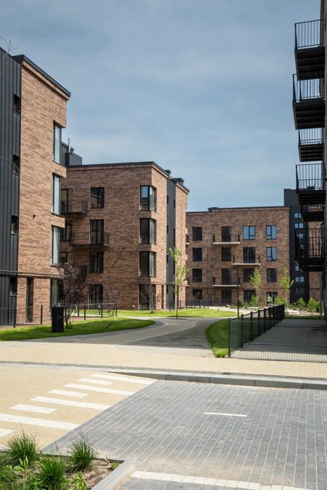 2к квартира з кухнею-студіо