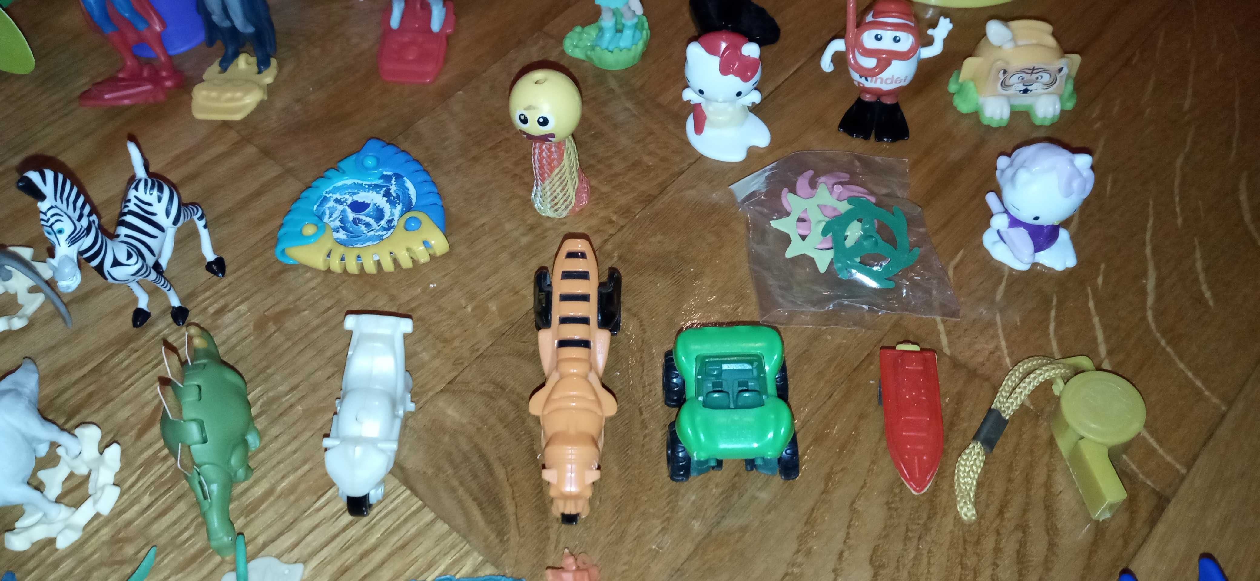 Іграшки з Кіндер-сюрпризу.