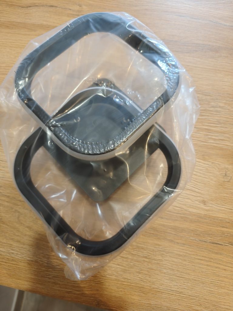 Nowa lampa LED czarna